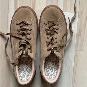 PUMA platform sneakers😍